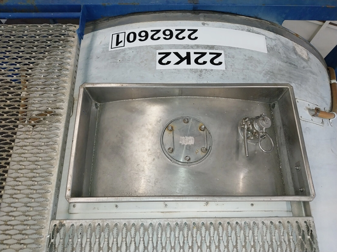 Container-citerne-produits-alimentaires-Tank-Container-260000-L-doccasion-5-trappe-du-dessus Container-citerne-produits-alimentaires-Tank-Container-260000-L-doccasion-5-trappe-du-dessus