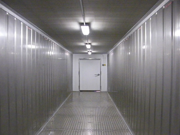 Container-frigorifique-reefer-transforme-en-chambre-froide-40-pieds-High-Cube-3 Container-frigorifique-reefer-transforme-en-chambre-froide-40-pieds-High-Cube-3