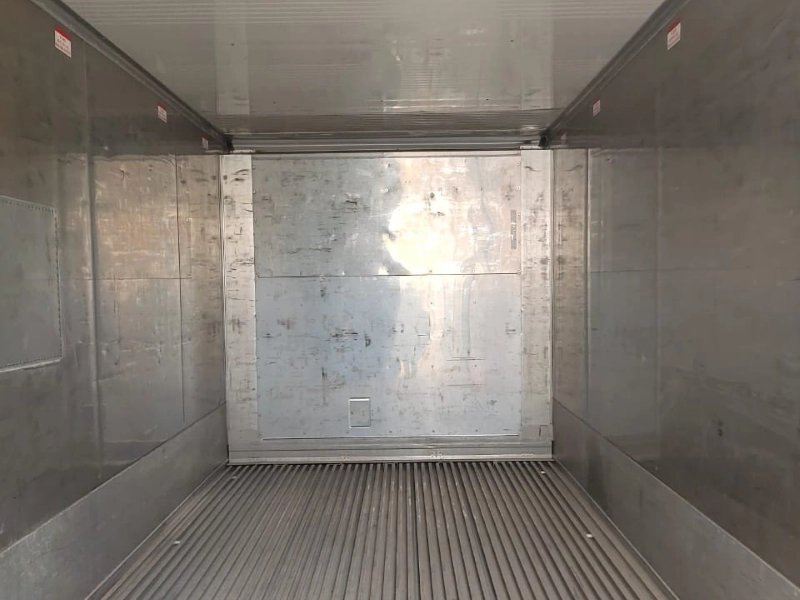 interieur-dun-container-maritime-frigorifique-reefer-20-pieds interieur-dun-container-maritime-frigorifique-reefer-20-pieds